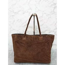 Sac cabas en croûte de cuire porté épaule avec un aspect  velouté et souple