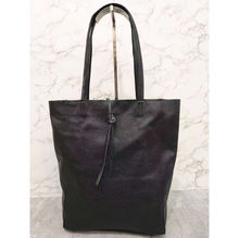 Sac cabas en cuir de vachette grainé à lien de serrage discret