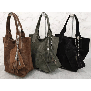 Cabas en cuir avec une trousse assortie et de pompon décoratif