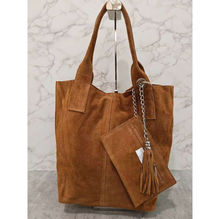 Cabas en cuir avec une trousse assortie et de pompon décoratif