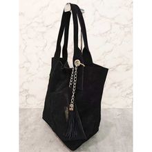 Cabas en cuir avec une trousse assortie et de pompon décoratif