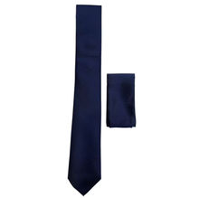 Cravate élégante avec pochette assortie