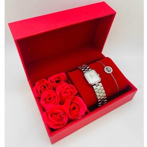 Coffret rouge : montre femme au design carrée + bracelet en argenté
