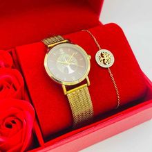 Coffret rouge : montre ronde dorée à motif arbre de vie + bracelet en acier