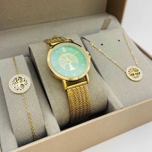 Coffret taupe : montre ronde dorée à motif arbre de vie + bijoux en acier