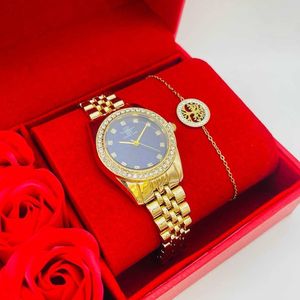 Coffret rouge : montre arrondie sertis de strass  doré + bracelet en acier