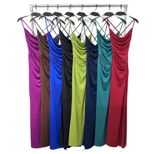 Robe de soirée longue moulante avec nœud drapé à la taille et fente