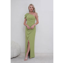 Robe de cérémonie longue asymétrique à épaule drapée et fente latérale