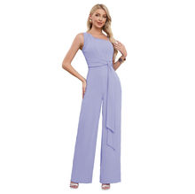 Combinaison-pantalon de soirée à taille cintrée avec ceinture à boucle