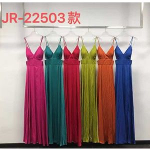 Robe longue de cérémonie satinée à bretelles fines avec fente