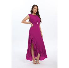 Robe longue à silhouette fluide et jupe asymétrique à volants