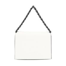 Sac pochette à rabat structuré avec chaînette et fermoir métallique