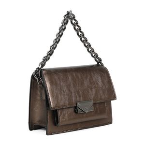 Sac pochette à rabat structuré avec chaînette et fermoir métallique