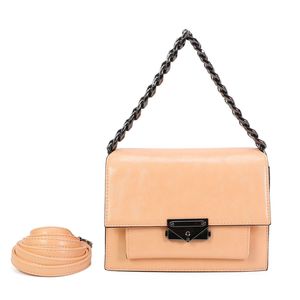 Sac pochette à rabat structuré avec chaînette et fermoir métallique