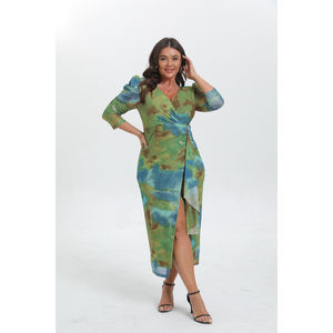 Robe drapée imprimée abstrait tie & dye à manches trois quarts en grande taille