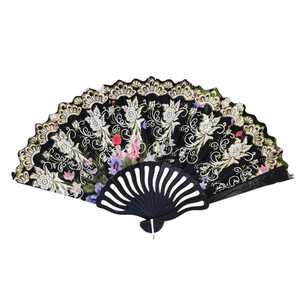 Éventail décoré de motifs fleurs et ornementales avec paillettes