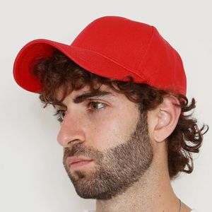 Casquette unie en 100% coton à visière performée