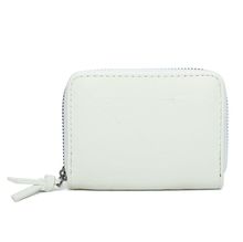 Portefeuille pratique conçu en simili cuir fermé par un zip intégral