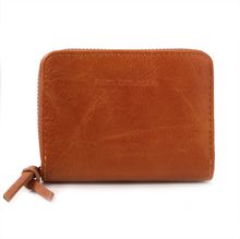 Portefeuille pratique conçu en simili cuir fermé par un zip intégral