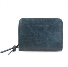 Portefeuille pratique conçu en simili cuir fermé par un zip intégral