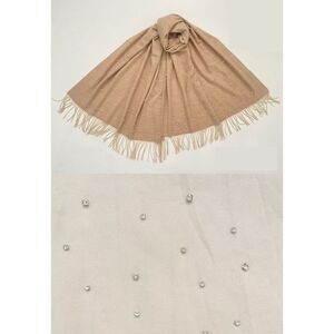 Écharpe à franges sublimée par une incrustation de petits strass