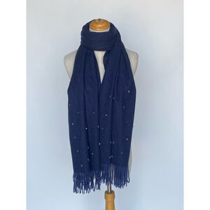 Écharpe à franges sublimée par une incrustation de petits strass