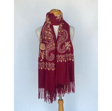 Écharpe épaisse à franges brodée de motifs cachemire dorés