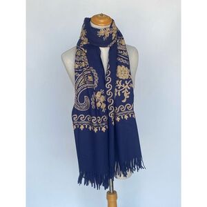 Écharpe épaisse à franges brodée de motifs cachemire dorés