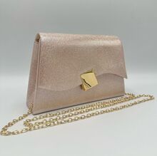 Pochette pailletée avec rabat asymétrique à fermoir doré géométrique