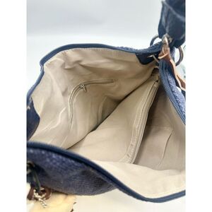 Sac à main de style hobo en toile texturée avec anse tressée