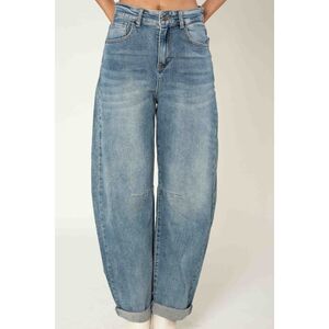 Jean stretch coupe droite et large en denim avec des effets délavés