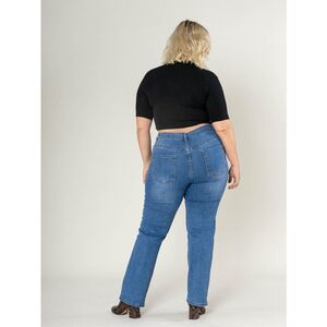 Jean coton stretch pour grande taille en coupe droite et haute