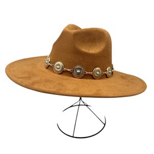 Chapeau fedora avec des disques métalliques ronds à pierre turquoise