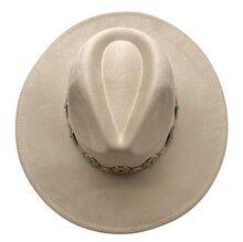 Chapeau fedora avec des disques métalliques ronds à pierre turquoise