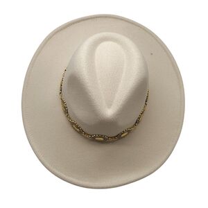 Chapeau fedora uni à bandeau de chaîne doré avec des médaillons