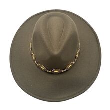 Chapeau fedora uni à bandeau de chaîne doré avec des médaillons