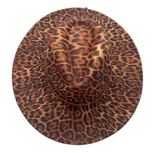 Chapeau fedora à motif intégral en léopard et une fine bande dorée