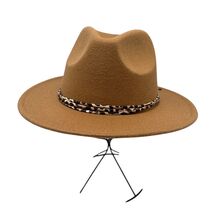 Chapeau fedora uni avec fines bandes de garniture à motif léopard