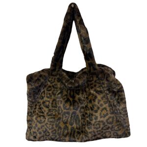 Sac cabas zippé de forme rectangulaire en fausse fourrure