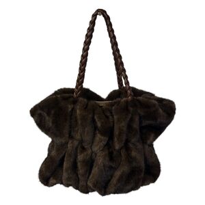 Sac à main effet froncé en fausse fourrure avec anses tressées
