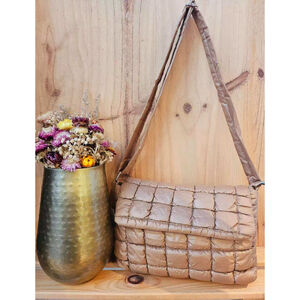 Sac à bandoulière au design matelassé avec un motif de carrés