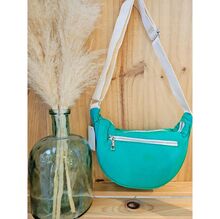 Sac en polyester avec zip sur l'avant et bandoulière réglable