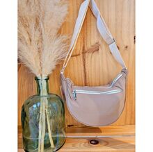 Sac en polyester avec zip sur l'avant et bandoulière réglable