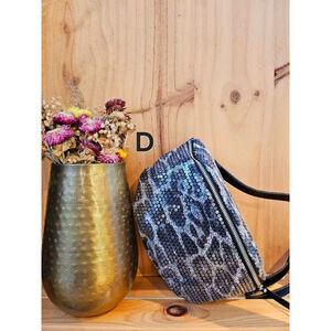 Sac banane en polyester à motif léopard recouvert de sequins