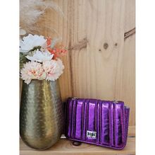 Sac bandoulière matelassé et métallisé brillant avec chaîne