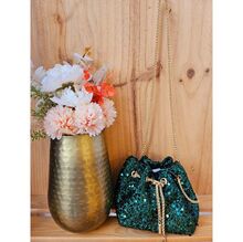 Sac bourse recouvert avec sequins à fermeture par cordon