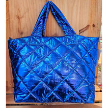 Grand sac à main matelassé et irisé avec un motif en losanges