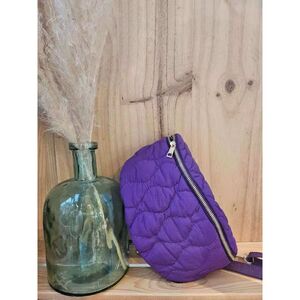 Sac banane uni en polyester matelassé avec fermeture dorée