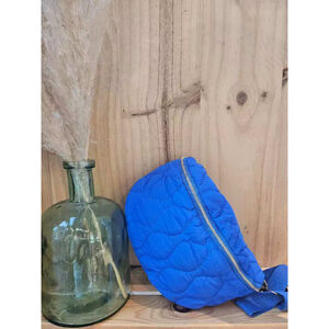 Sac banane uni en polyester matelassé avec fermeture dorée