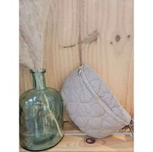 Sac banane uni en polyester matelassé avec fermeture dorée